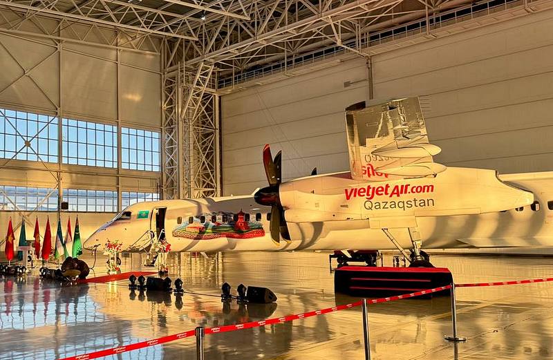 Kazakh LCC Vietjet Qazaqstan unveils first branded aircraft and uniforms